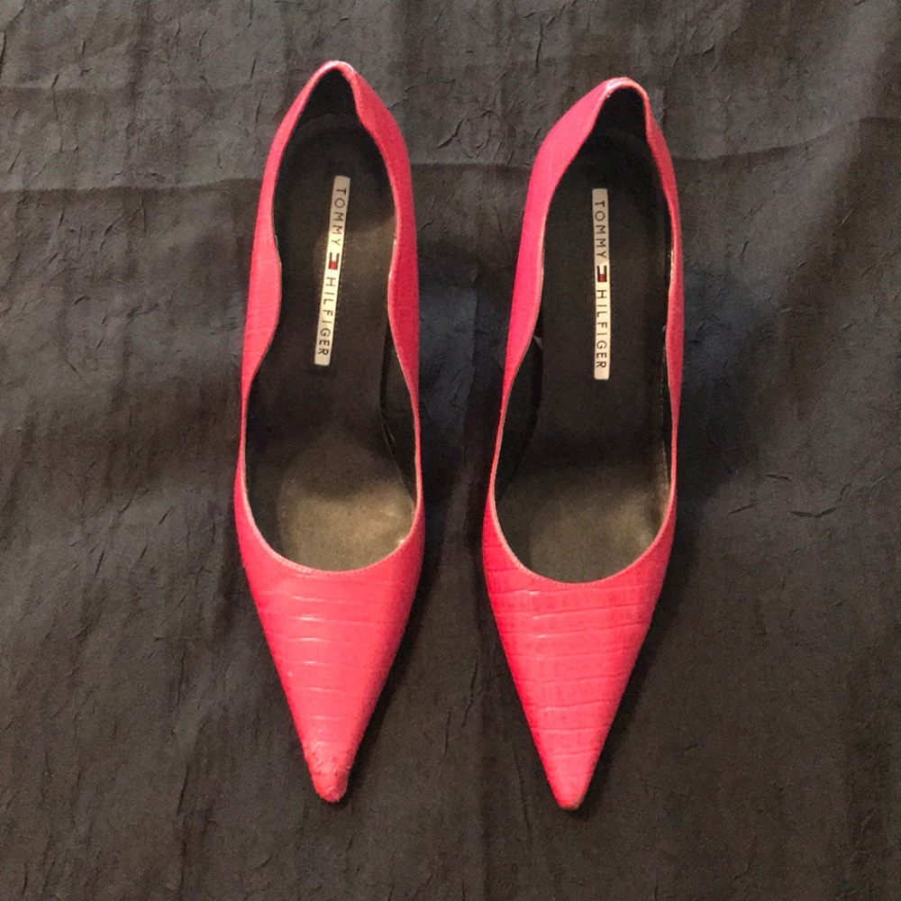 Classic Tommy Hilfiger Pointy Toe Pumps